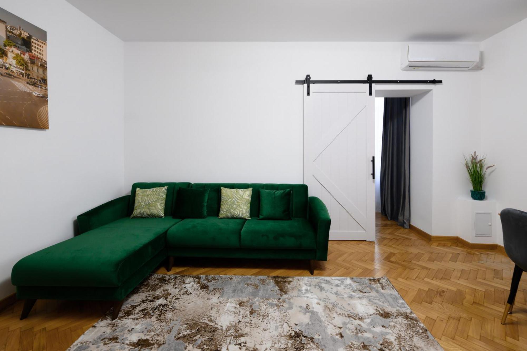 Dacia Apartament Bucureşti